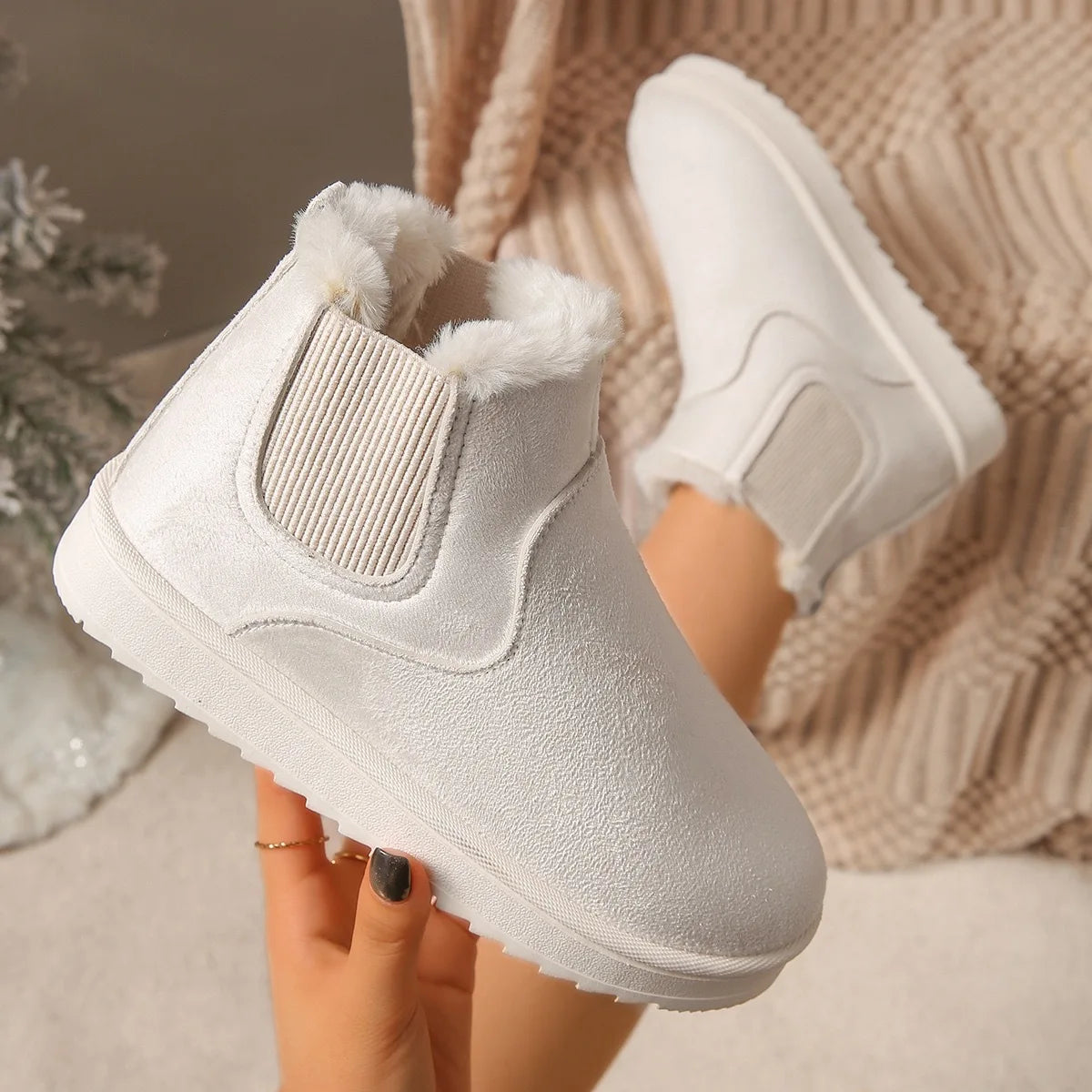 Large Size Winter Boots Women's 2025 New Thickened Fleece Lined Fashionable Warm Slip-On Short Boots Cotton Shoes Women