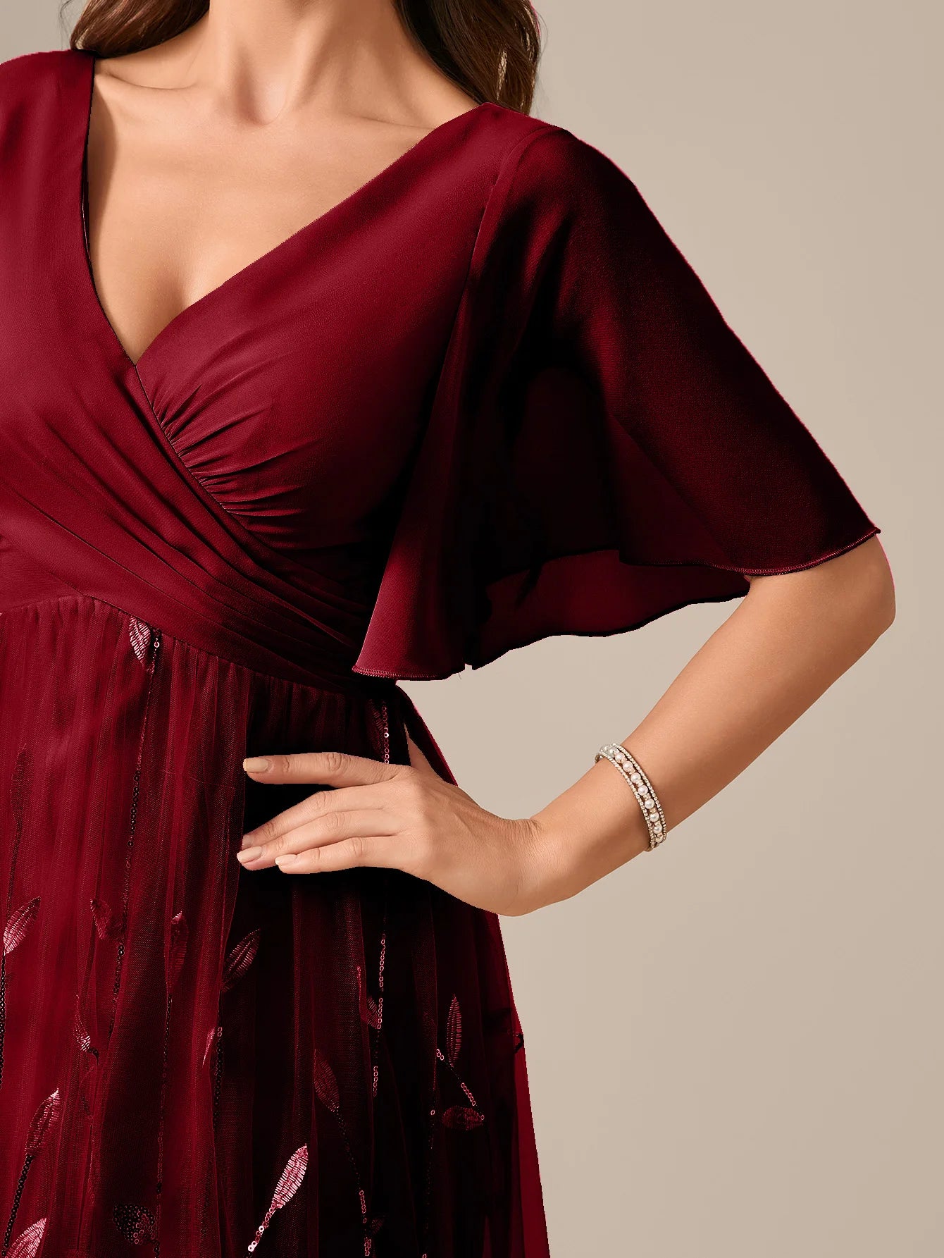 UNITHORSE Random Cutting V-neck Lace-Trimmed Sleeves Chest Pleats Leaf Pattern Tulle Patchwork Evening Dress