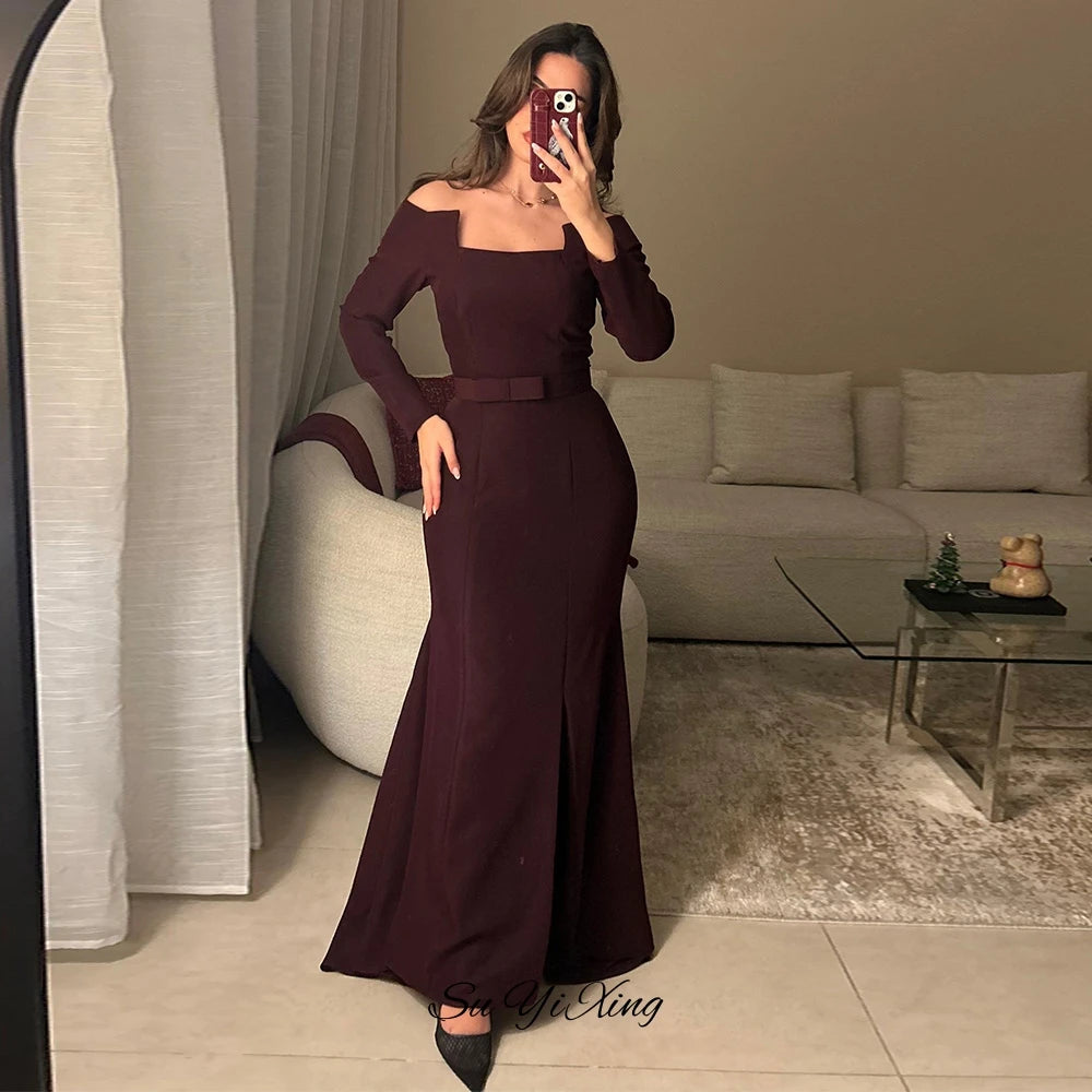 Simple Burgundy Jersey Prom Dress Elegant Mermaid Long Sleeves Evening Dress with Side Slit Classic Boat Neck Celebrity Gowns