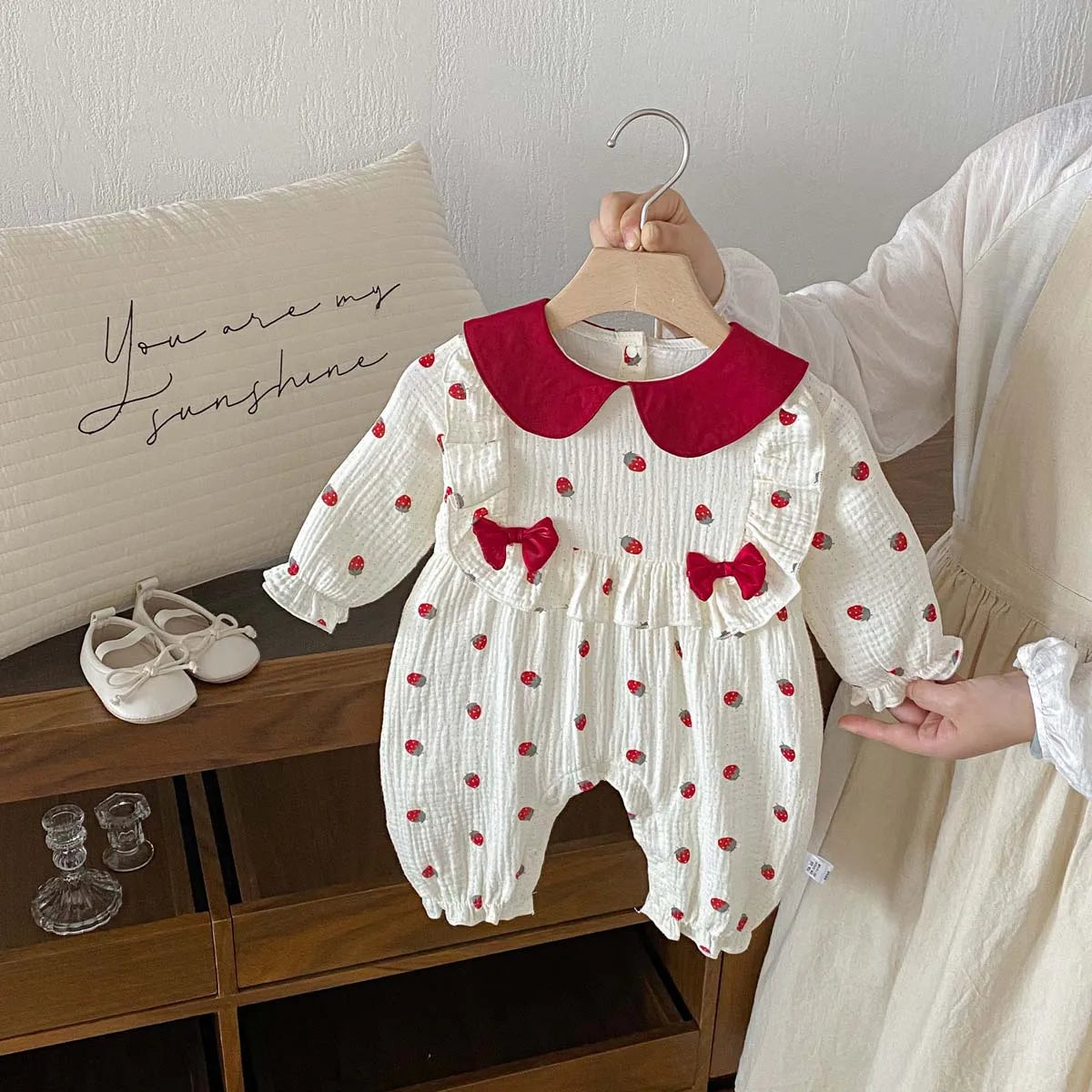Instagram Spring and Autumn Baby Princess Jumpsuit Baby Girl Cherry Cotton Long Sleeve Jumpsuit, Perfect for Going Out.