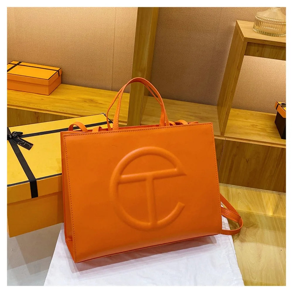 2026 Fashion Elegant Classic Paris Diaper Bag Unique Leisure Business Crossbody Purse for Women Daily Commute Work