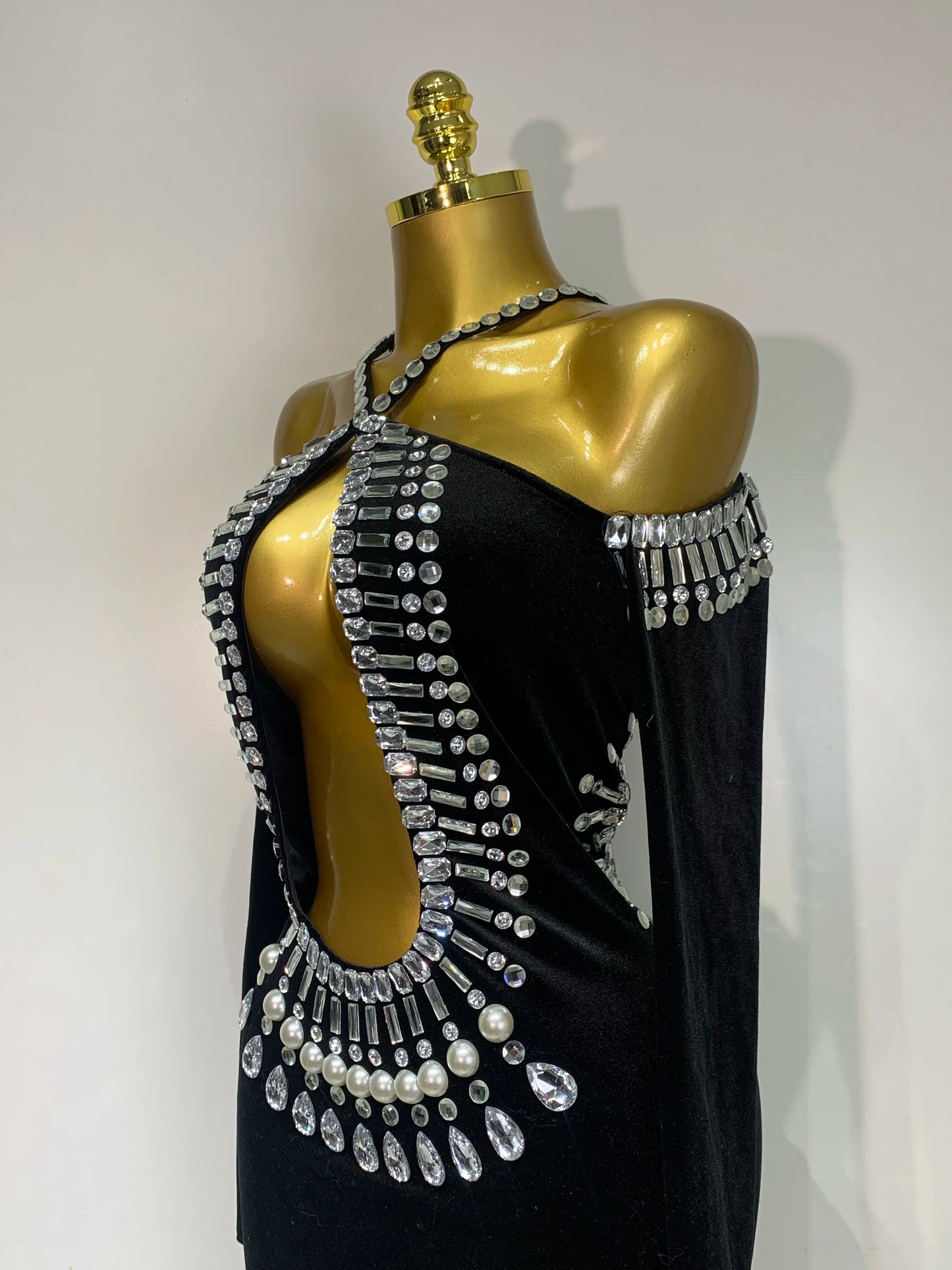 Luxury Birthday Dress Sexy Black Velvet Hollow Out Bodycon Dress Halter Evening Dress Drag Queen Nightclub Wedding Dress