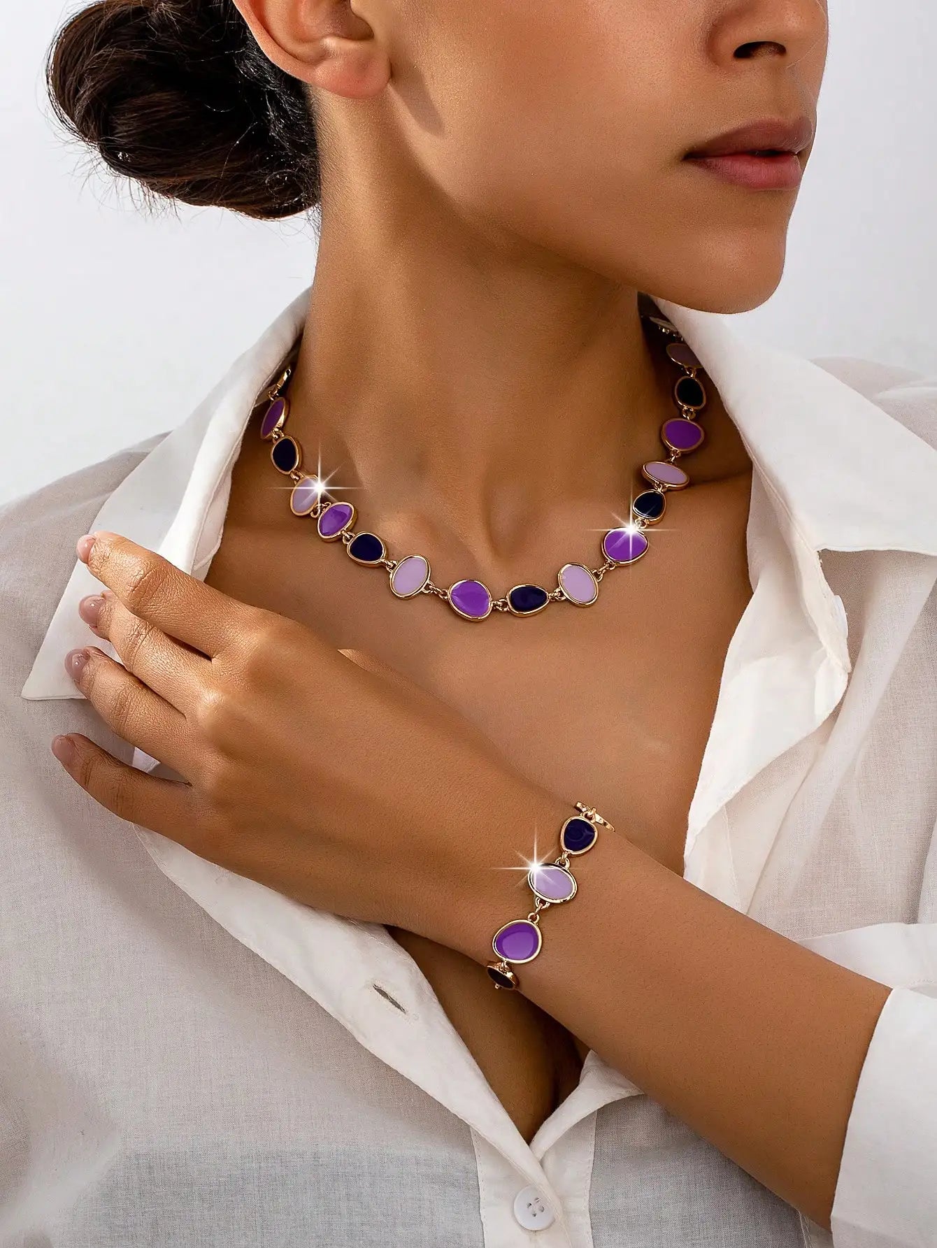 A Set of Trendy, Light Luxury, Casual, Stylish, Elegant and Versatile Women's Necklace and Bracelet Set