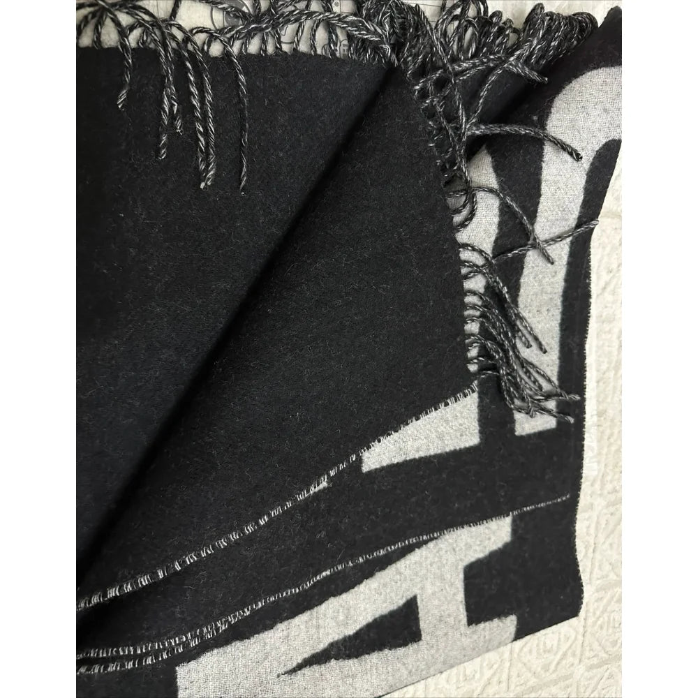 Windproof scarf winter warm cashmere shawl, cashmere scarf, thick and warm with letter design high-quality and fashionable st
