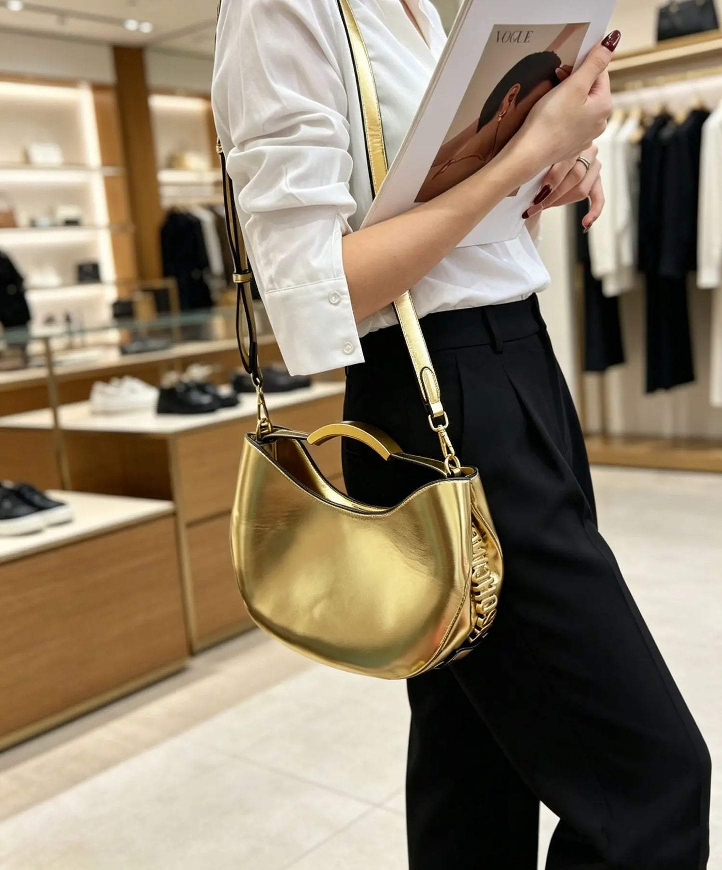 Vintage Designer Inspired Diaper Bag: Elegant Crossbody Handbag For Women With Luxury Look And Large Capacity Tote Function
