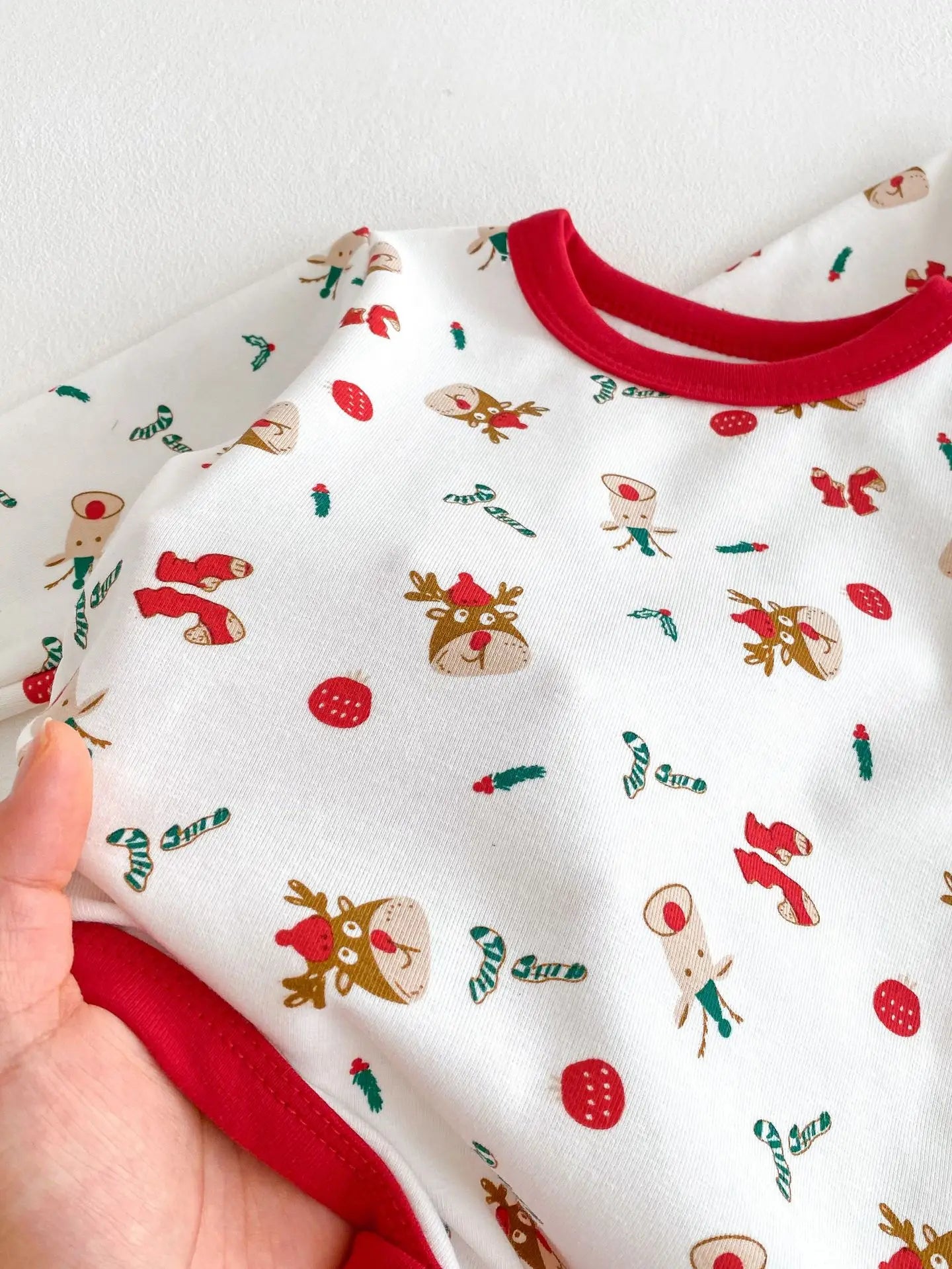 New Spring Autumn Baby Christmas Pajamas Set Long Sleeve Santa Print Bodysuit with Pants and Hat Infant Festive Sleepwear B6076