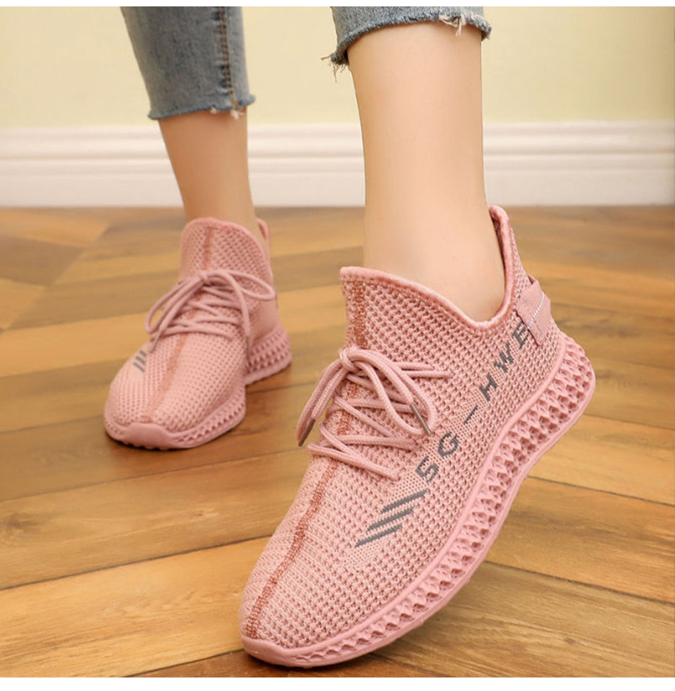 Women's Sneakers 2023 New Fashion Breathable Trainers Comfortable Sneakers Women Mesh Fabric Lace Up Female Footwear Women Shoes