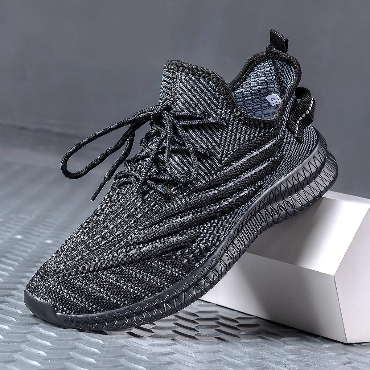 2023 Mesh Men casual shoes Summer Breathable Sneakers Comfortable Lightweight Walking Footwear Male Running Sport Shoes