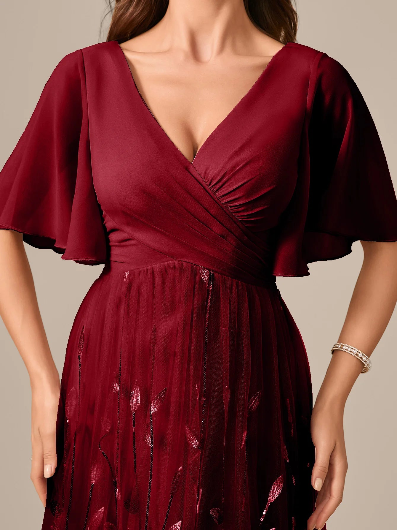 UNITHORSE Random Cutting V-neck Lace-Trimmed Sleeves Chest Pleats Leaf Pattern Tulle Patchwork Evening Dress