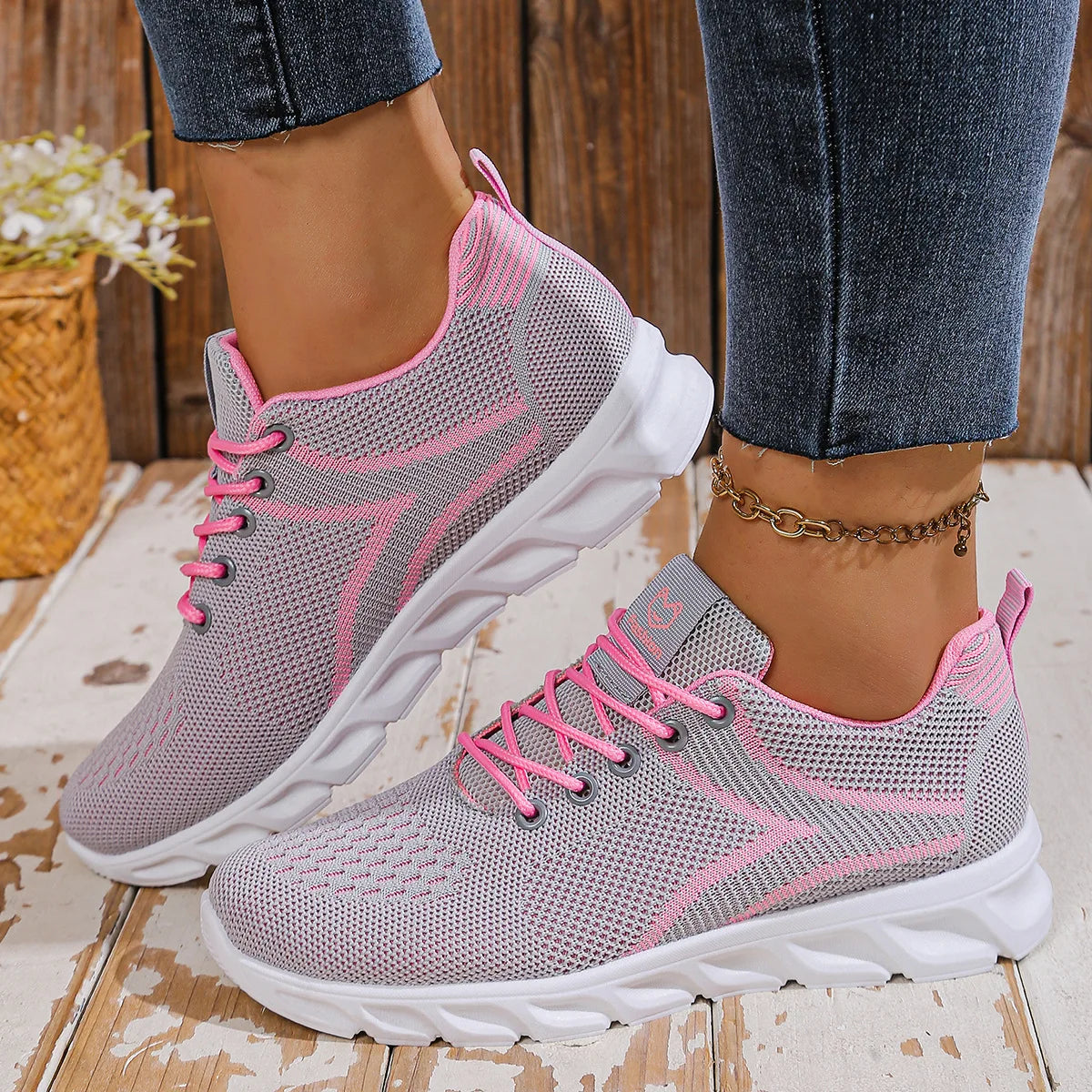 Women's Pink Casual Shoes Breathable Mesh Platform Sneakers Slip-on Flying Shoes Women Tennis Shoes Lightweight Female Shoes