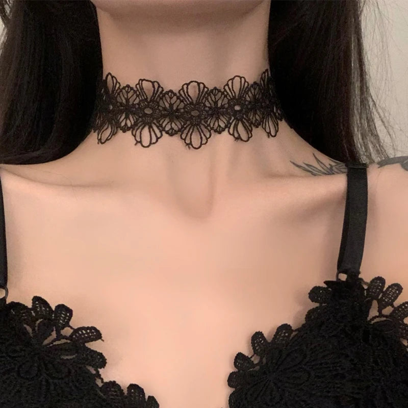 Sweet New Wavy Flower White Lace Imitation Pearl Pendant Clavicle Chain Choker Necklace for Women Wedding Jewelry