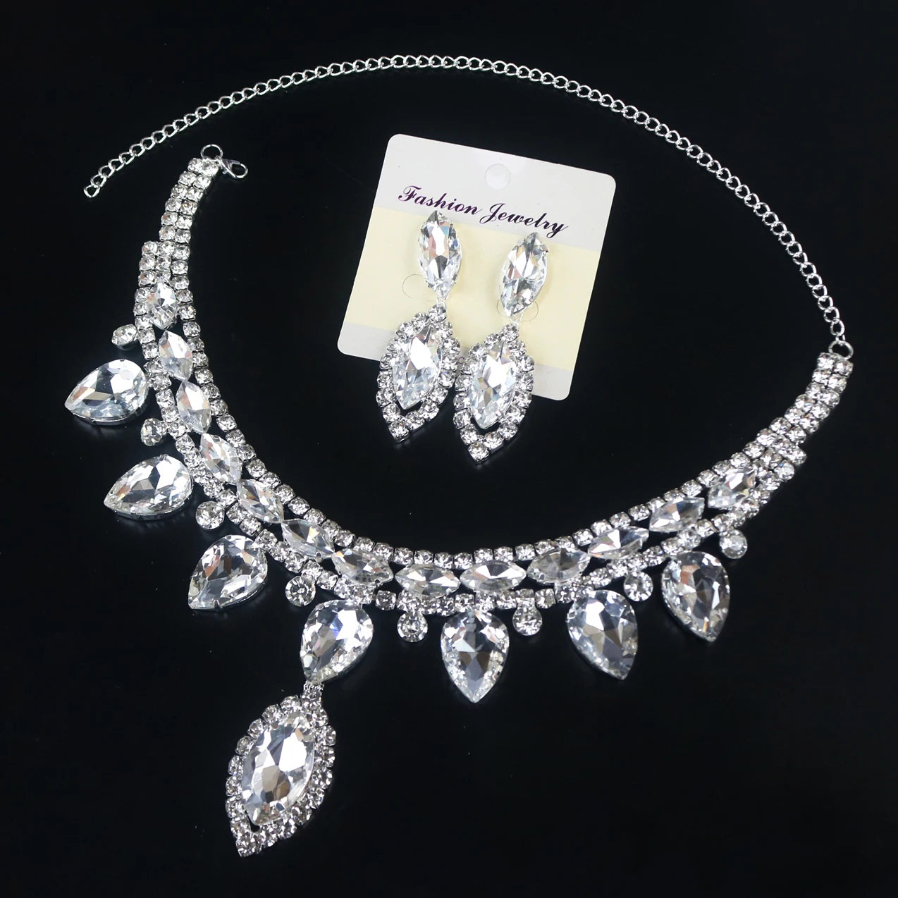 1Set Elegant Crystal Necklace and Earrings Fashion Statement Jewelry Set Bride Wedding Jewelry Suitable for Various Occasions