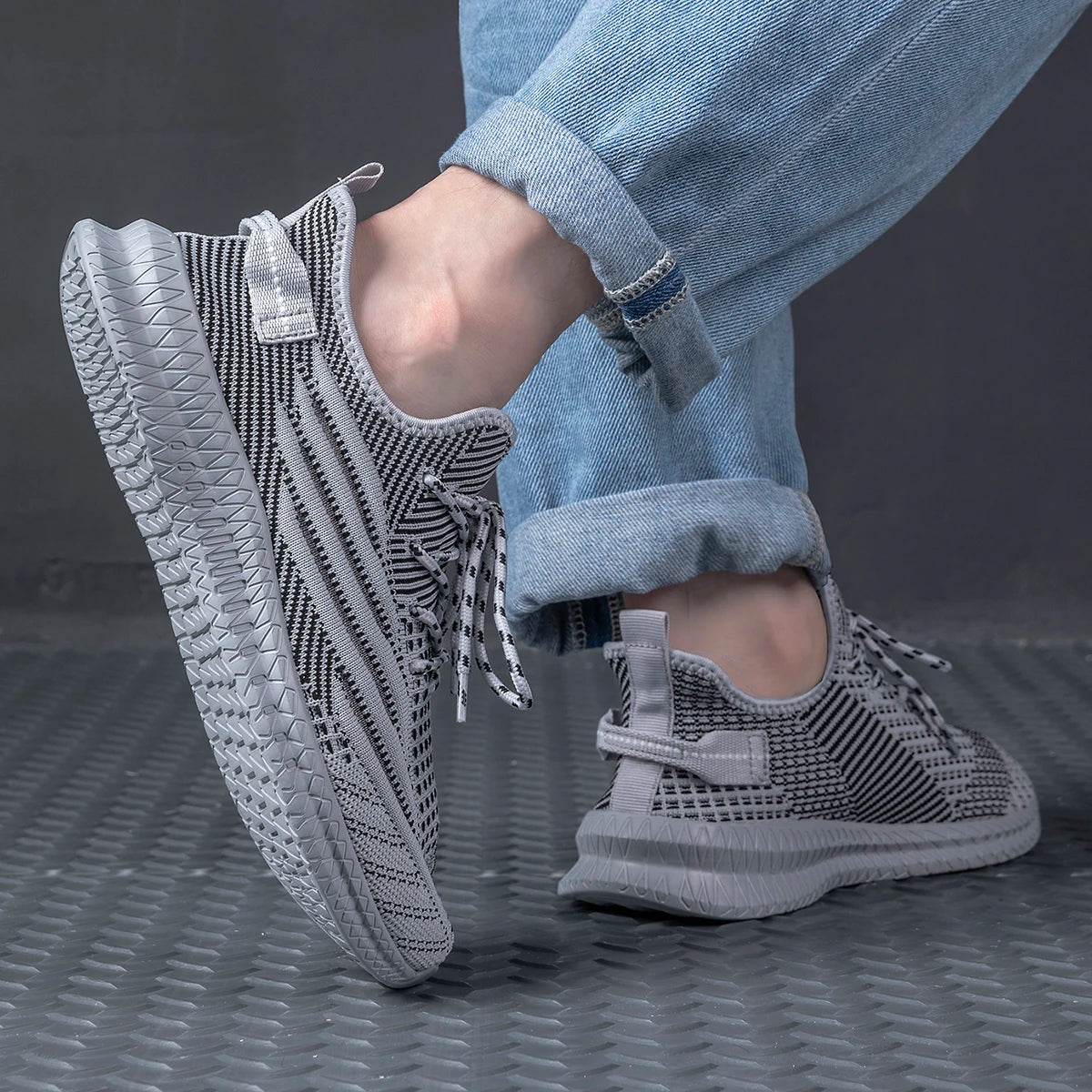2023 Mesh Men casual shoes Summer Breathable Sneakers Comfortable Lightweight Walking Footwear Male Running Sport Shoes