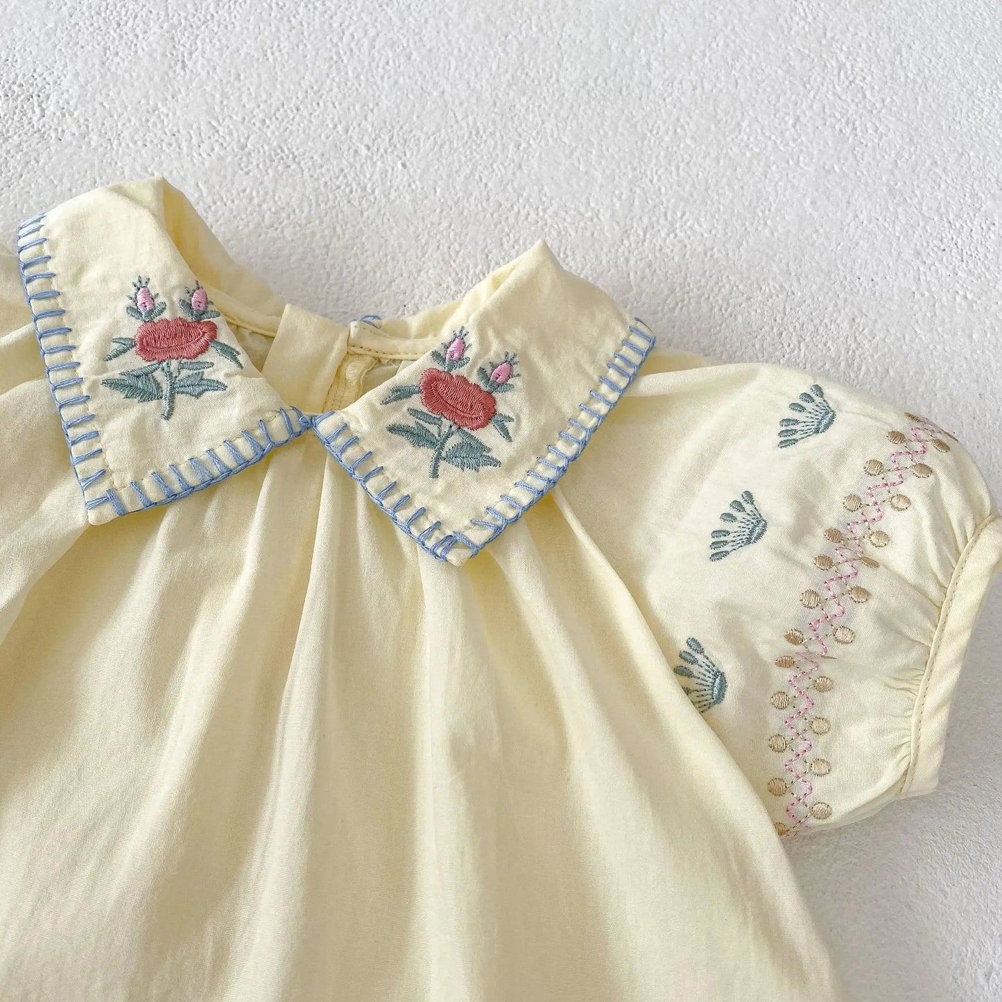 New summer baby clothing, set of 2 pieces for 0-3 year old girls with flower embroidered lapel short sleeved top and thin shorts