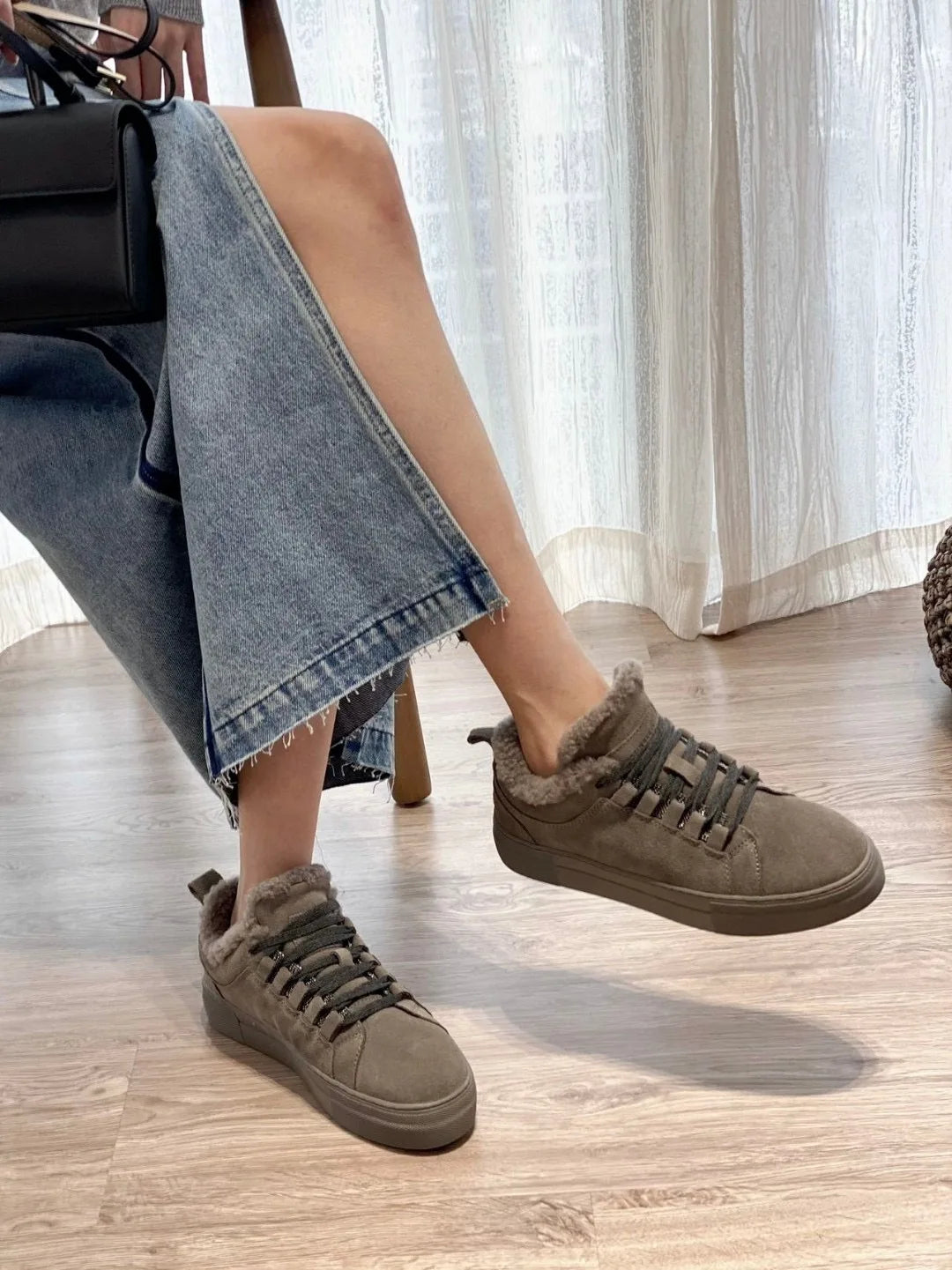 Withered Top Quality Vintage Comfortable Shoes Nordic Winter Snow Shoes Women Sheep Suede Wool Sneakers Women