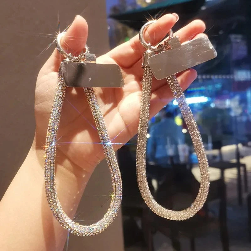 Luxury Full Diamond Phone Lanyard Universal Metal Clip Short Chain Handheld Wrist Flash Accessory for Mobile Phones