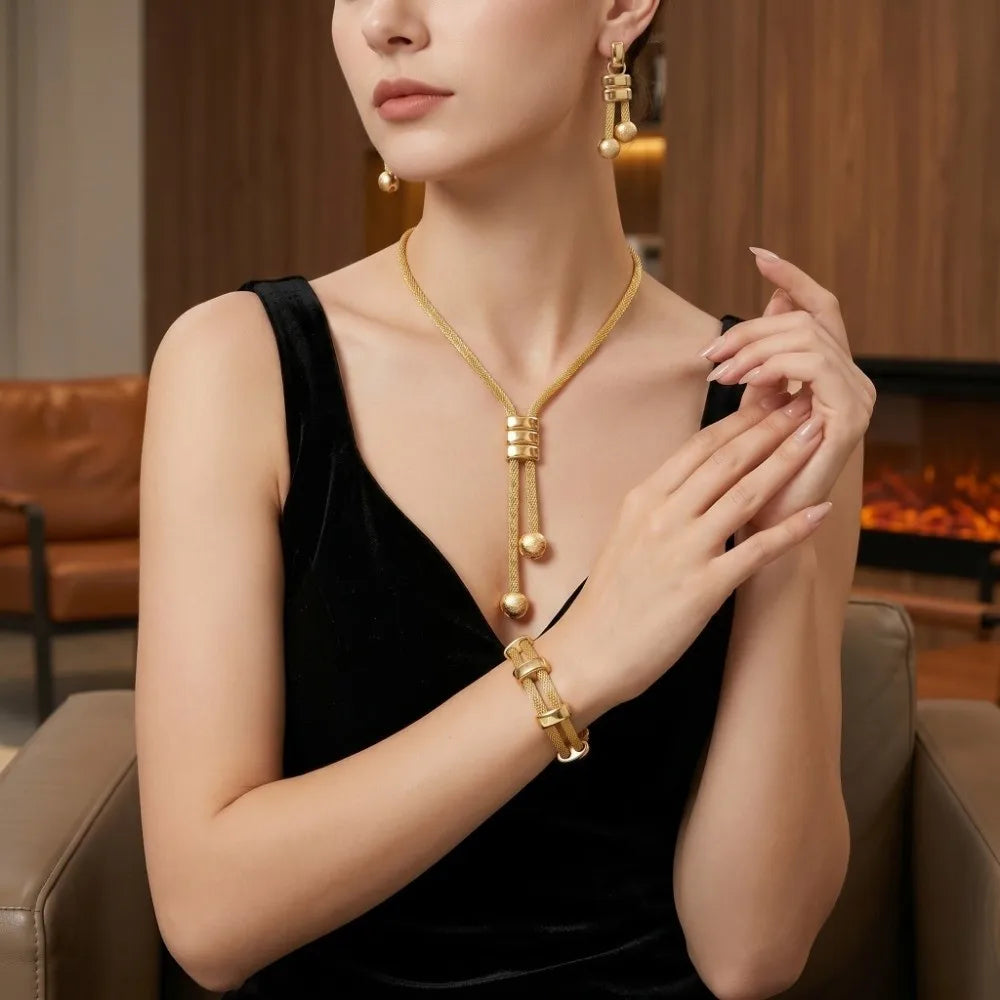 Fashionable Jewelry Set High Quality Gold Tone Necklace Earrings Bracelet Minimalist Electroplated Geometric Tassel Earrings Set