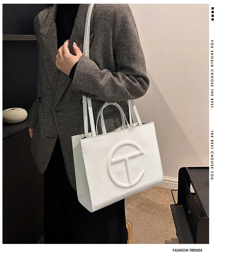 2026 Fashion Elegant Classic Paris Diaper Bag Unique Leisure Business Crossbody Purse for Women Daily Commute Work