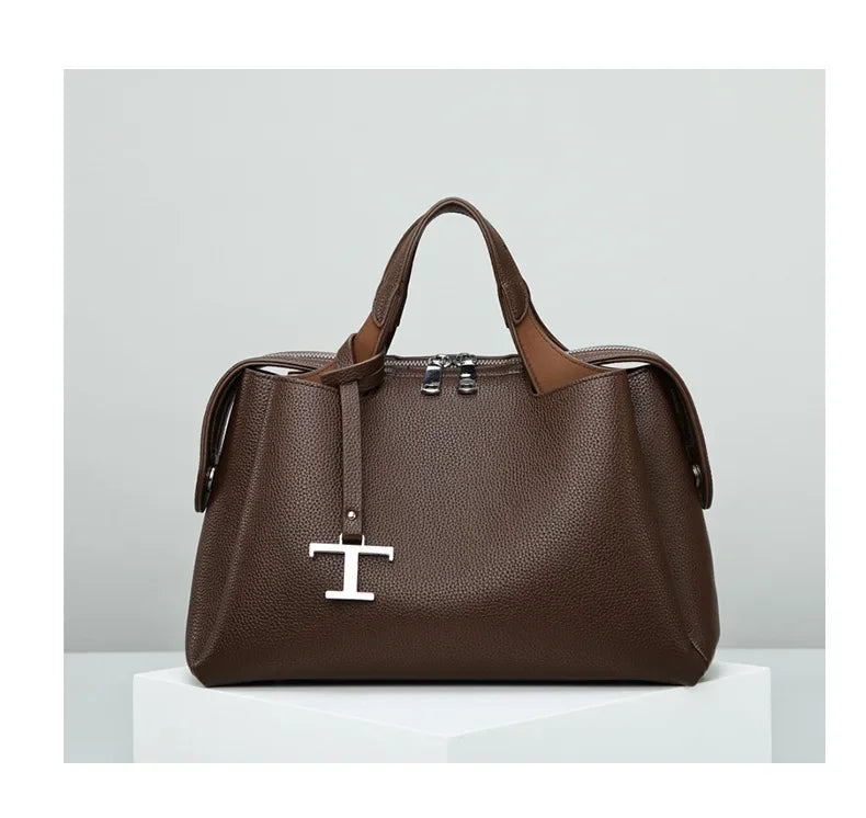 Luxury leisure travel zipper shoulder bag, high-quality design handbag, classic and trendy women's backpack