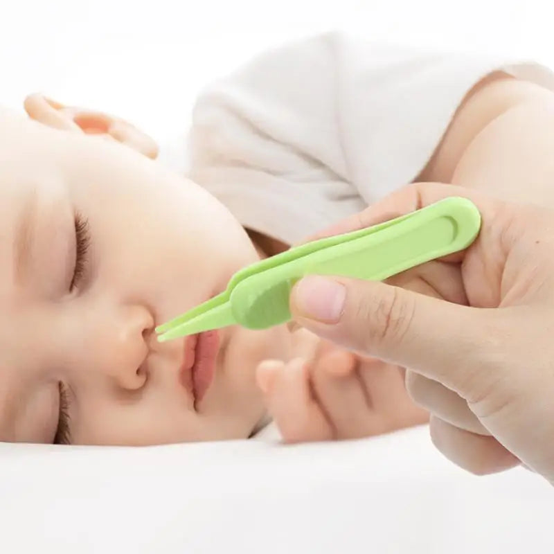Travel Friendly 4Pcs Newborn Baby Nail Clipper Set Safe Nail Scissor Trimmer Tweezer with Storage Case for Outdoor Use