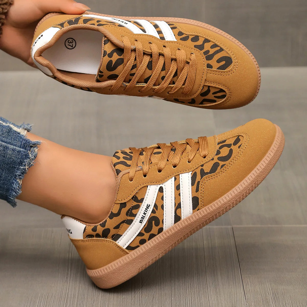 Women Sneakers 2025 Spring New Luxury Flat Loafers Comfortable Slip on Soft Female Sneakers Lightweight Outdoor Shoes for Women