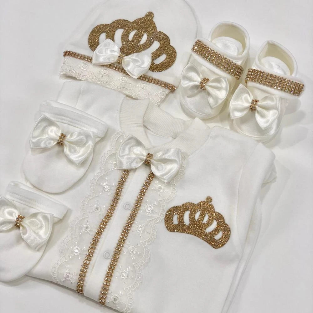 Dollbling Butterfly Jewelry Crown Gift Clothing Sets Welcome Home Lace Baby Rompers Mittens Bonnet Pajamas Outfit 4pcs Layette