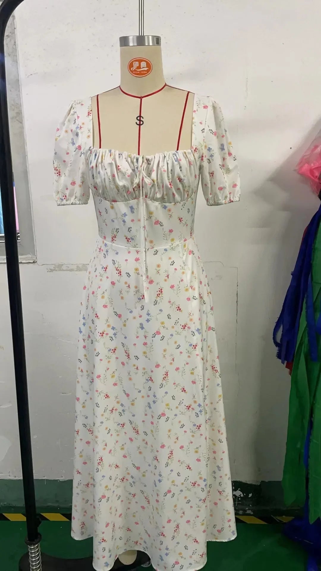 Elegant Fairylike French Style Gentle Floral Print Strapless Midi Dress Slimming Women's Fashion High End Feeling Dress