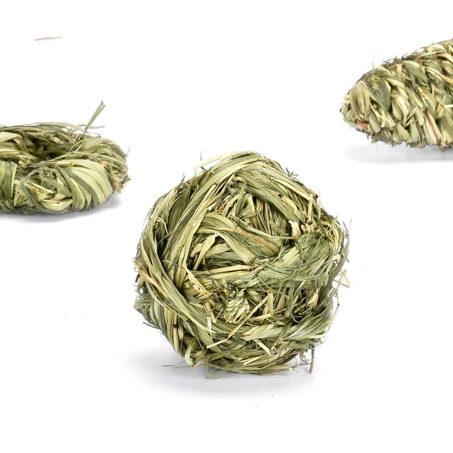 Chew Toys for Rabbits Natural Woven Grass Balls for Small Pets Fun Boredom Relief & Dental Health Chew Snacks for Guinea Pigs