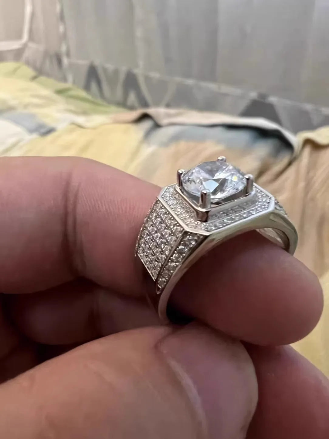 New domineering men's diamond ring with full diamond and micro inlaid ring, men's luxurious rhinestone zircon ring, wedding