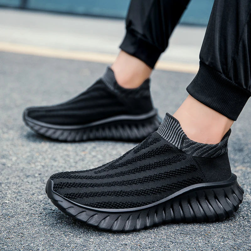 Men's Slip On Casual Sport Shoes Comfortable Knitted Fabric Non-Slip EVA Sole Soft Walking Shoes Women's Sneakers Unsiex Loafers