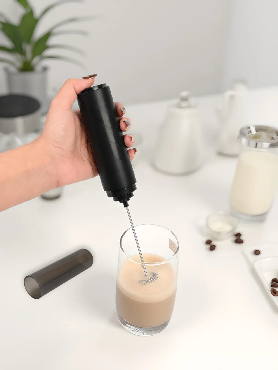 Handheld Electric Milk Coffee Mixer, High-Speed Cream Mixer, AA Battery Powered Latte and Cappuccino Kitchen Appliances