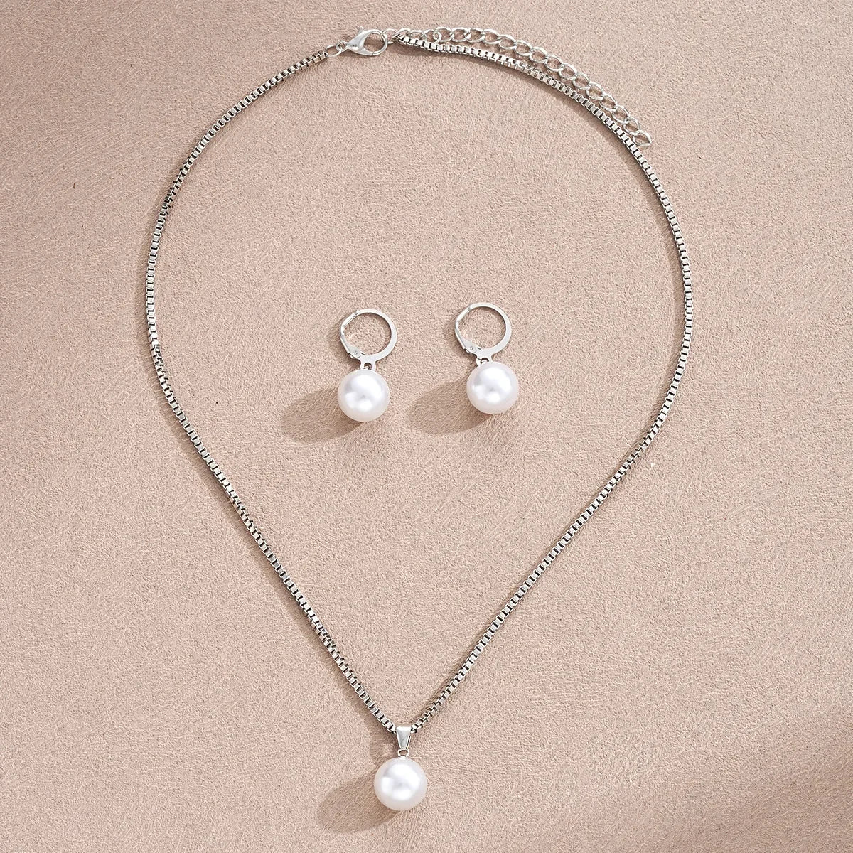 Stylish Pearl Jewelry Set for Women, Featuring Drop Earrings and Matching Necklace, Simple Elegant Everyday Wear and Party Acces