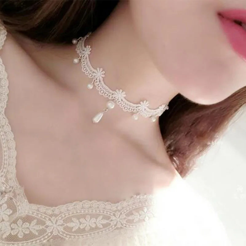 Sweet New Wavy Flower White Lace Imitation Pearl Pendant Clavicle Chain Choker Necklace for Women Wedding Jewelry