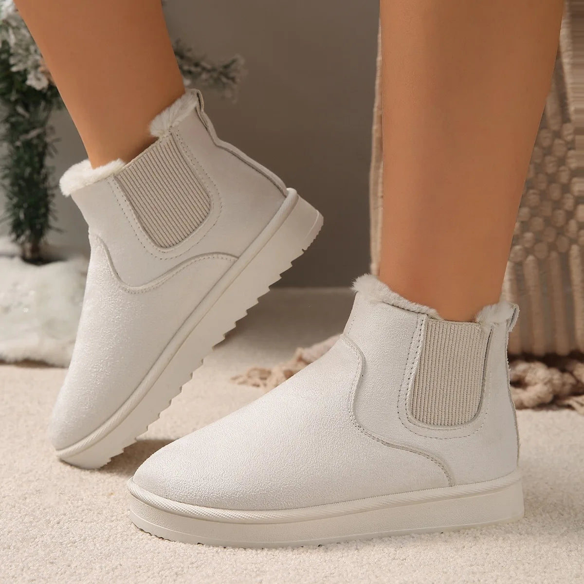 Large Size Winter Boots Women's 2025 New Thickened Fleece Lined Fashionable Warm Slip-On Short Boots Cotton Shoes Women