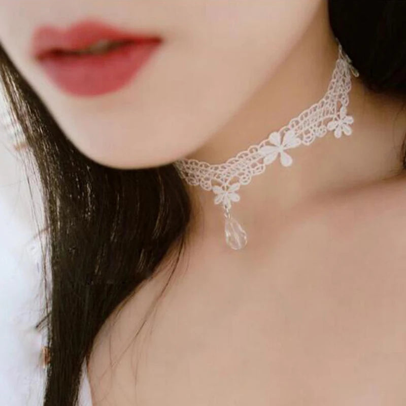 Sweet New Wavy Flower White Lace Imitation Pearl Pendant Clavicle Chain Choker Necklace for Women Wedding Jewelry