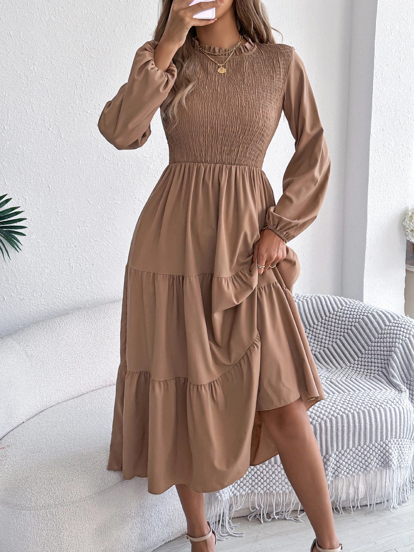 Women's Spring Vacation Solid Color Round Neck Long Sleeve Midi Dress with Ruffled Waist