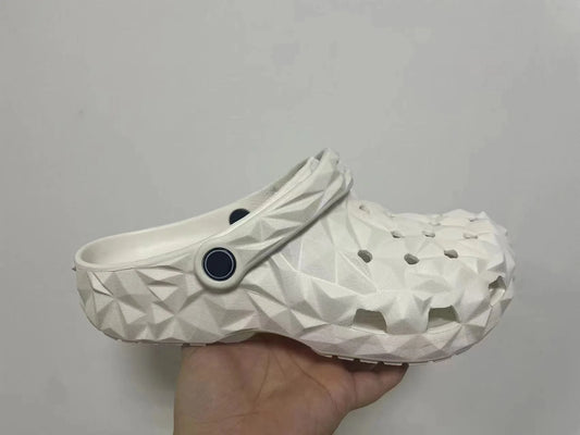 Men's Perforated Sandals, Comfortable, Lightweight, Non-Slip Garden Slippers, Versatile Beach Shoes for All Seasons