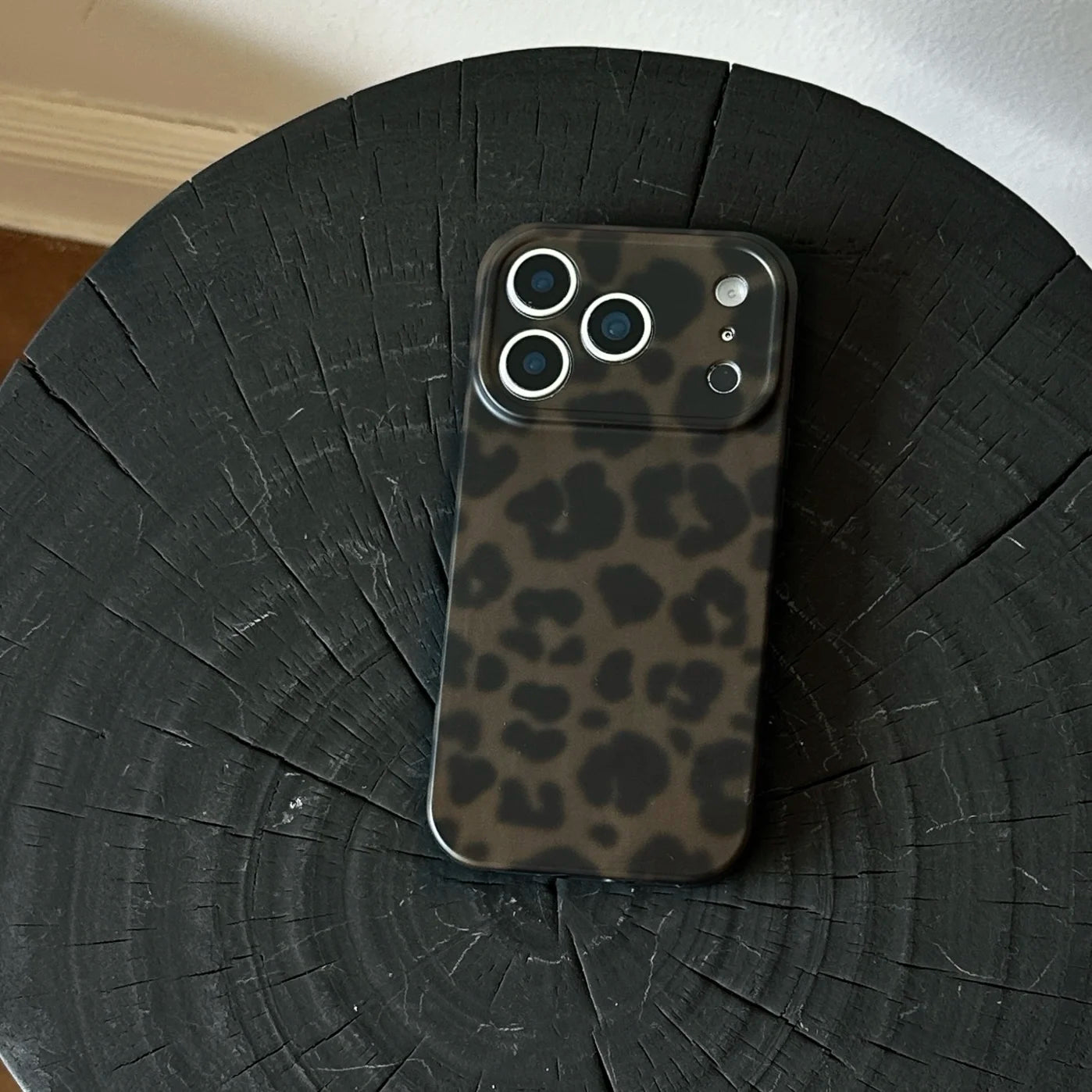 Retro Stylish Amber Color Lamber Pattern Glossy Phone Cover Case for iPhone 17 16 15 14 13 12 Pro Max Plus Air