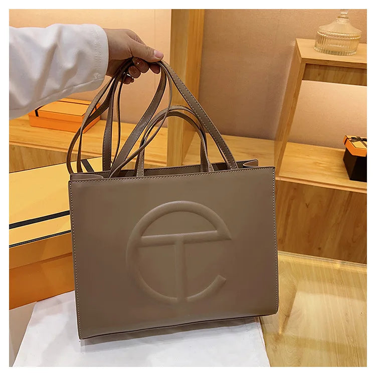 2026 Fashion Elegant Classic Paris Diaper Bag Unique Leisure Business Crossbody Purse for Women Daily Commute Work