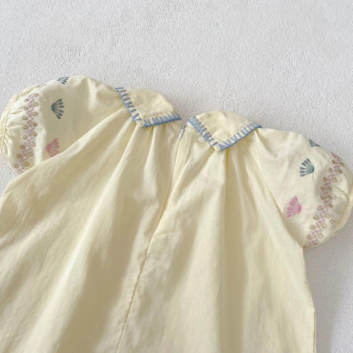 New summer baby clothing, set of 2 pieces for 0-3 year old girls with flower embroidered lapel short sleeved top and thin shorts