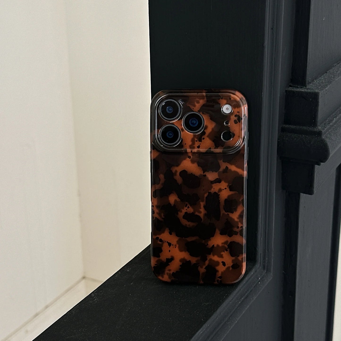 Retro Stylish Amber Color Lamber Pattern Glossy Phone Cover Case for iPhone 17 16 15 14 13 12 Pro Max Plus Air