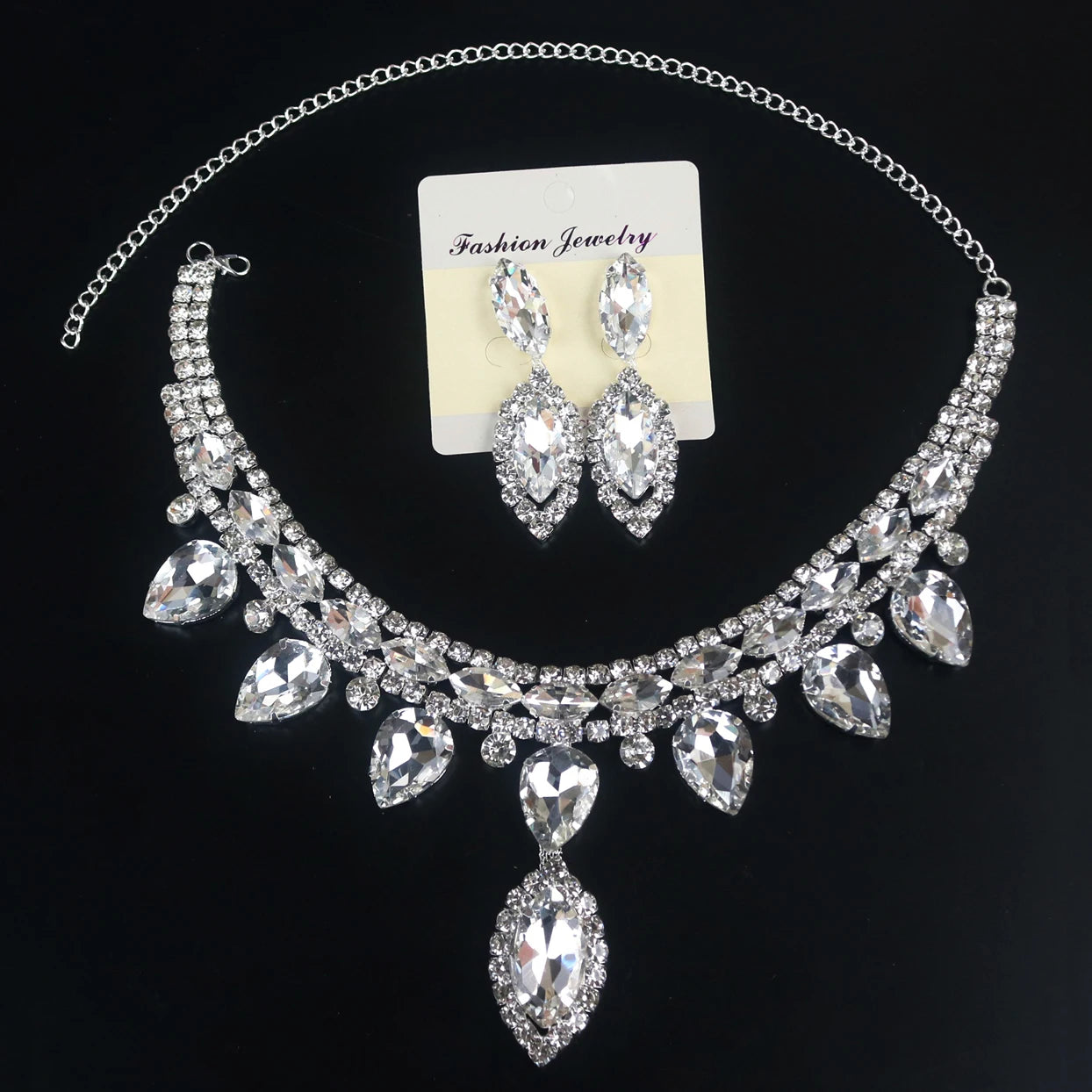 1Set Elegant Crystal Necklace and Earrings Fashion Statement Jewelry Set Bride Wedding Jewelry Suitable for Various Occasions