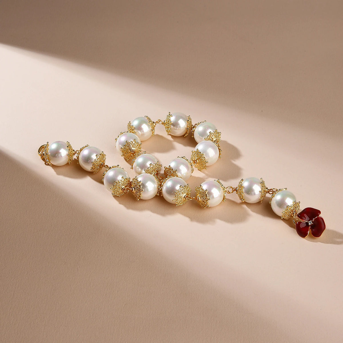 17mm White Shell Pearl Necklace  Fashion Necklace Jewelry for Women Girls Weddings Parties