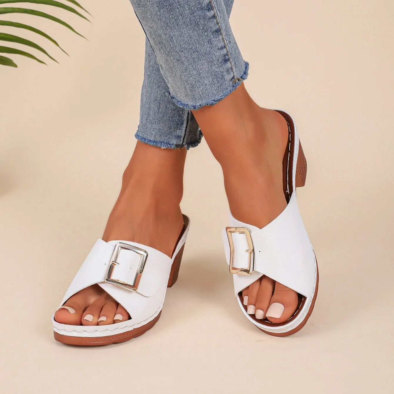 Women Sandals Summer New Fashion Soft Platform Shoes Ladies Chunky Heels Buckle Designer Slippers Outdoor High Heels Sandals