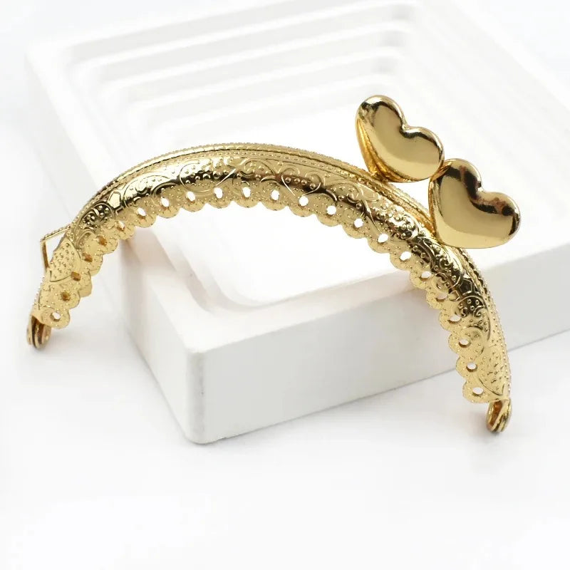 1/2/5/10Pcs 8.5cm Embossed Metal Bags Handle Purse Frame Kiss Clasp for Coin Wallet DIY Handmade Sewing Brackets Bag Accessories