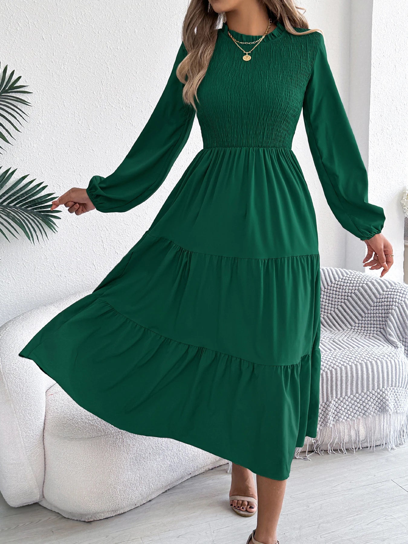 Women's Spring Vacation Solid Color Round Neck Long Sleeve Midi Dress with Ruffled Waist