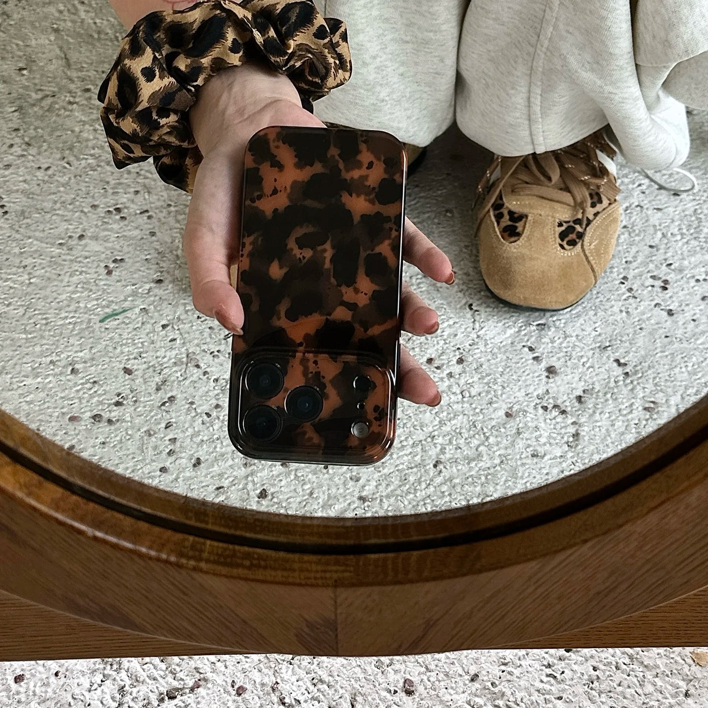 Retro Stylish Amber Color Lamber Pattern Glossy Phone Cover Case for iPhone 17 16 15 14 13 12 Pro Max Plus Air