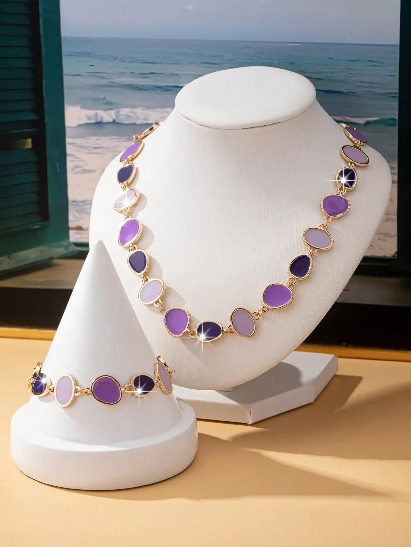 A Set of Trendy, Light Luxury, Casual, Stylish, Elegant and Versatile Women's Necklace and Bracelet Set