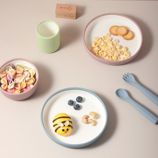 Modern Scandinavian Style 5-Piece Baby Feeding Set, Minimalist Two-Tone Silicone Bowls & Plates, No-Suction feeding set  Design
