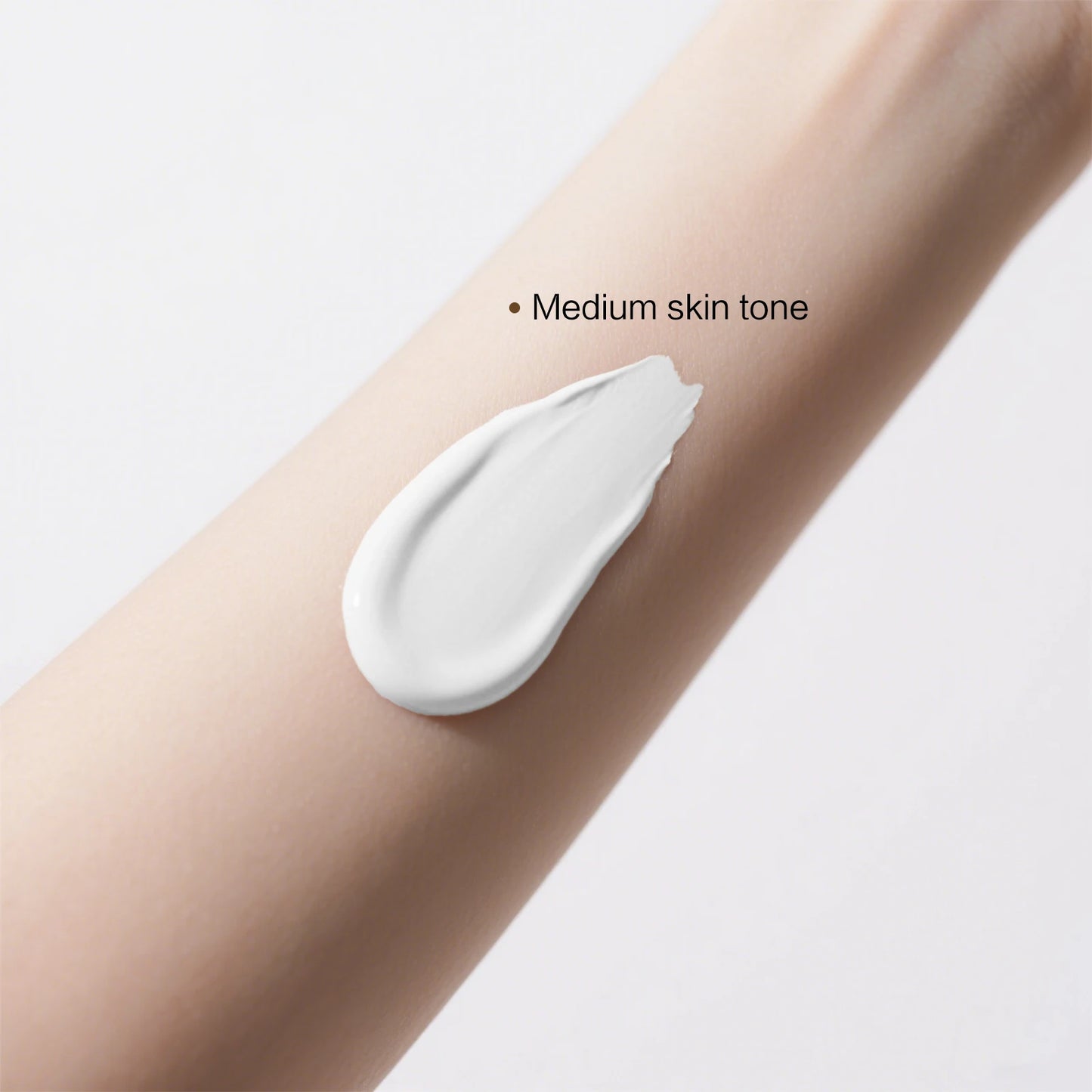 Changing Foundation SPF 15 - 50ml Lightweight Liquid Makeup for Fair to Medium Skin, Hydrating Natural Coverage with Hyaluronic